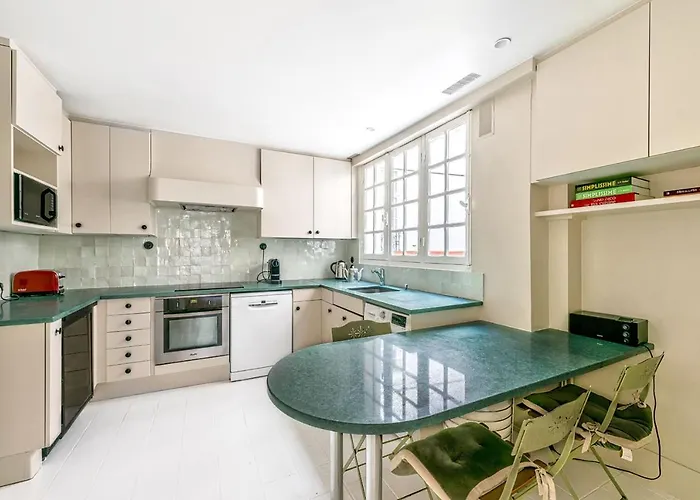 Gros Caillou - St Dominique 1bdr Apartment Paris